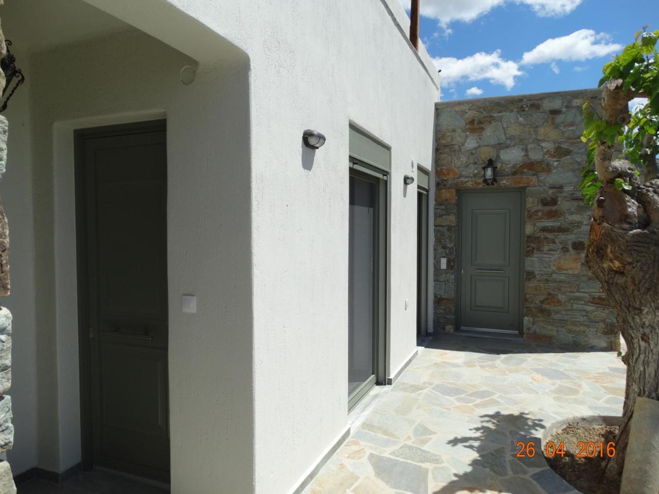 Ferienwohnung Balkonikarystos Exterior foto